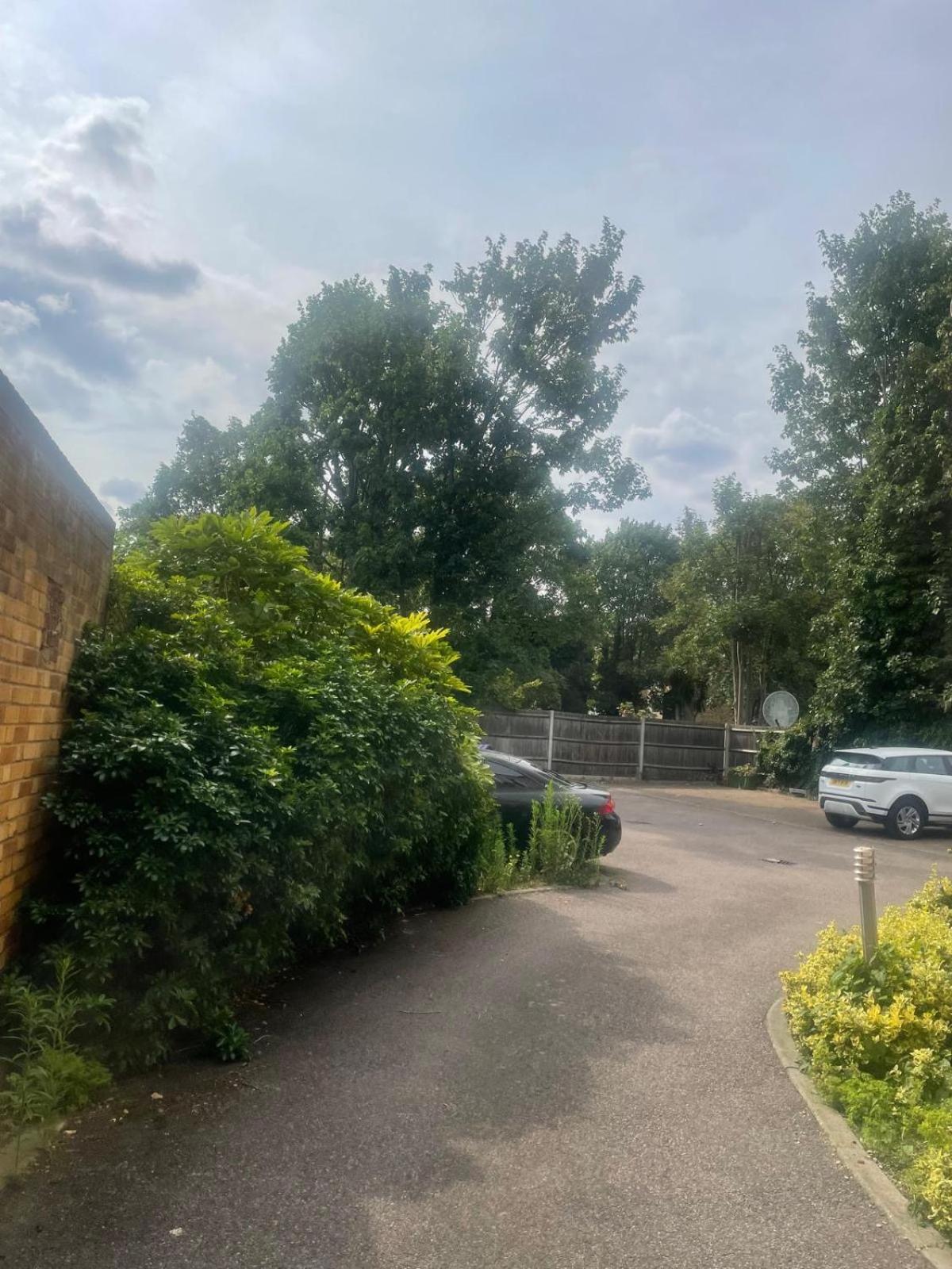 London One Bedroom Apartment in a Gated Community view 4