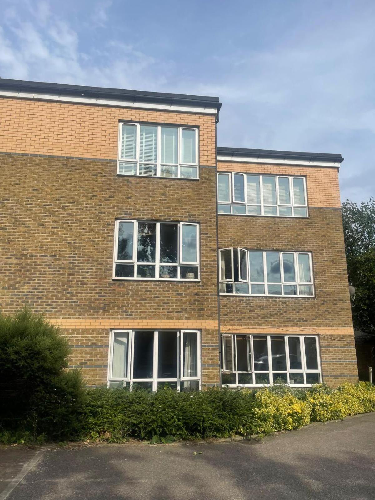 London One Bedroom Apartment in a Gated Community view 5