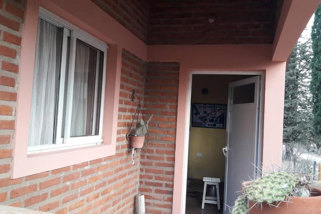 Casa con gran jardín a 100 mts del Río Amboy