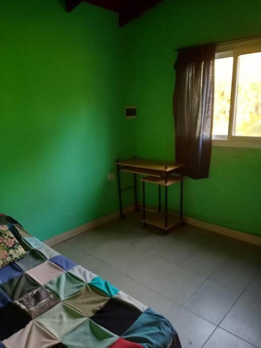 Casa con gran jardín a 100 mts del Río Amboy
