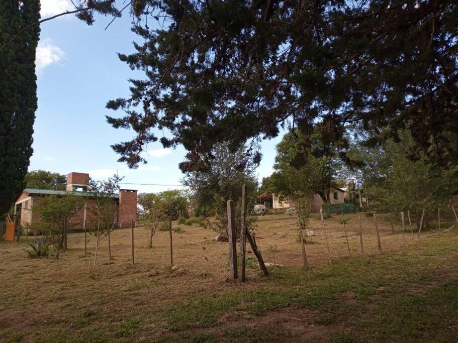 Casa con gran jardín a 100 mts del Río Amboy