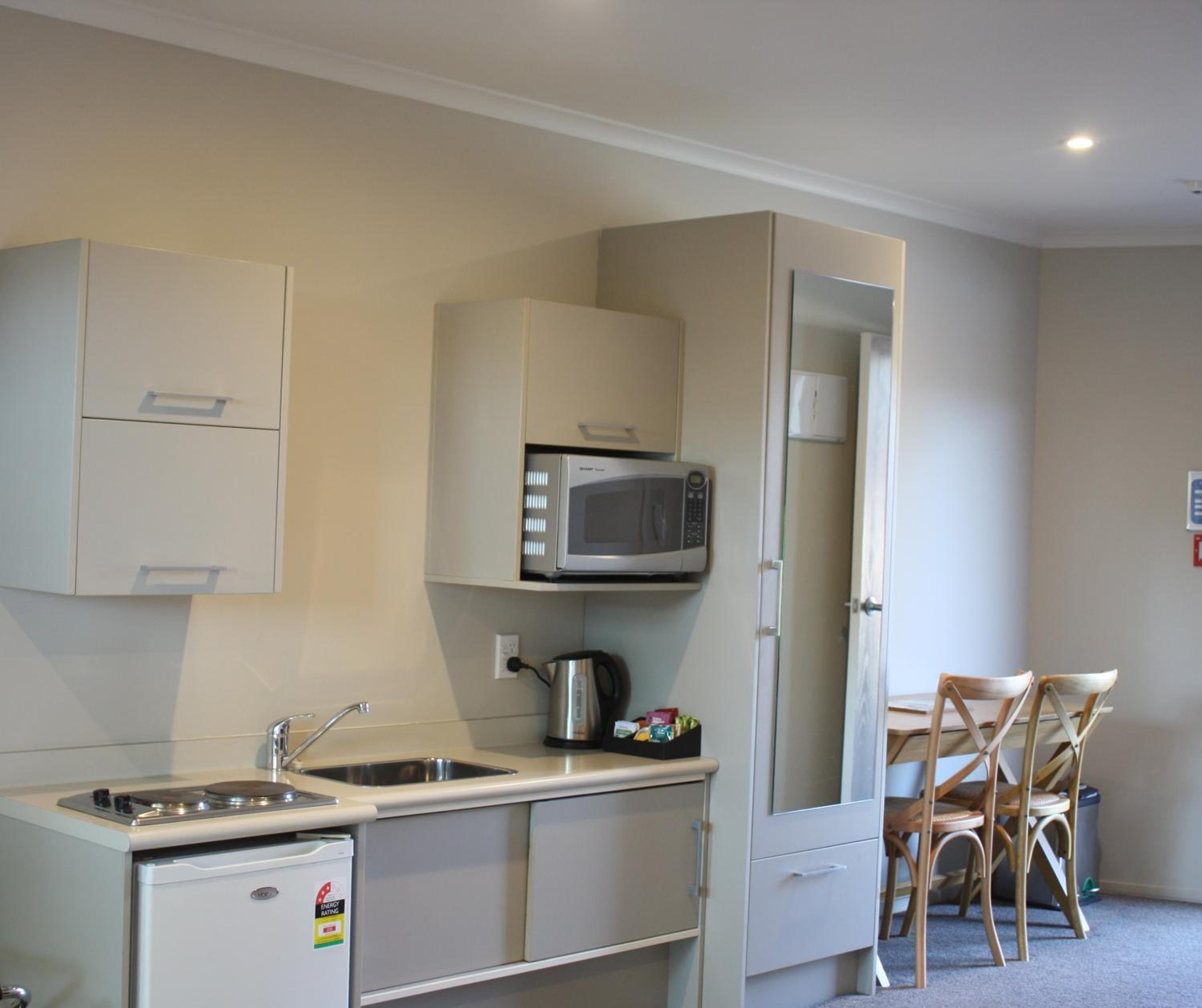 Albert Court Motor Lodge