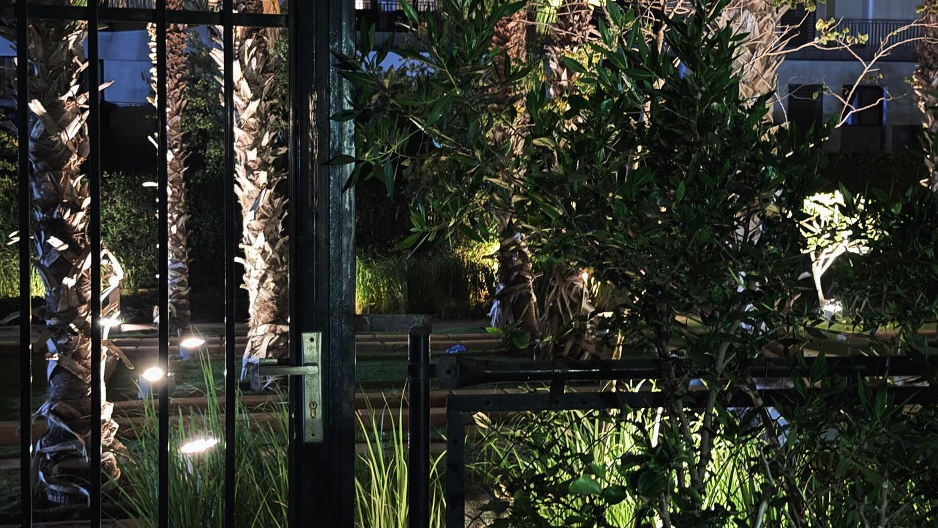 Apartment garden Beverly Westown
