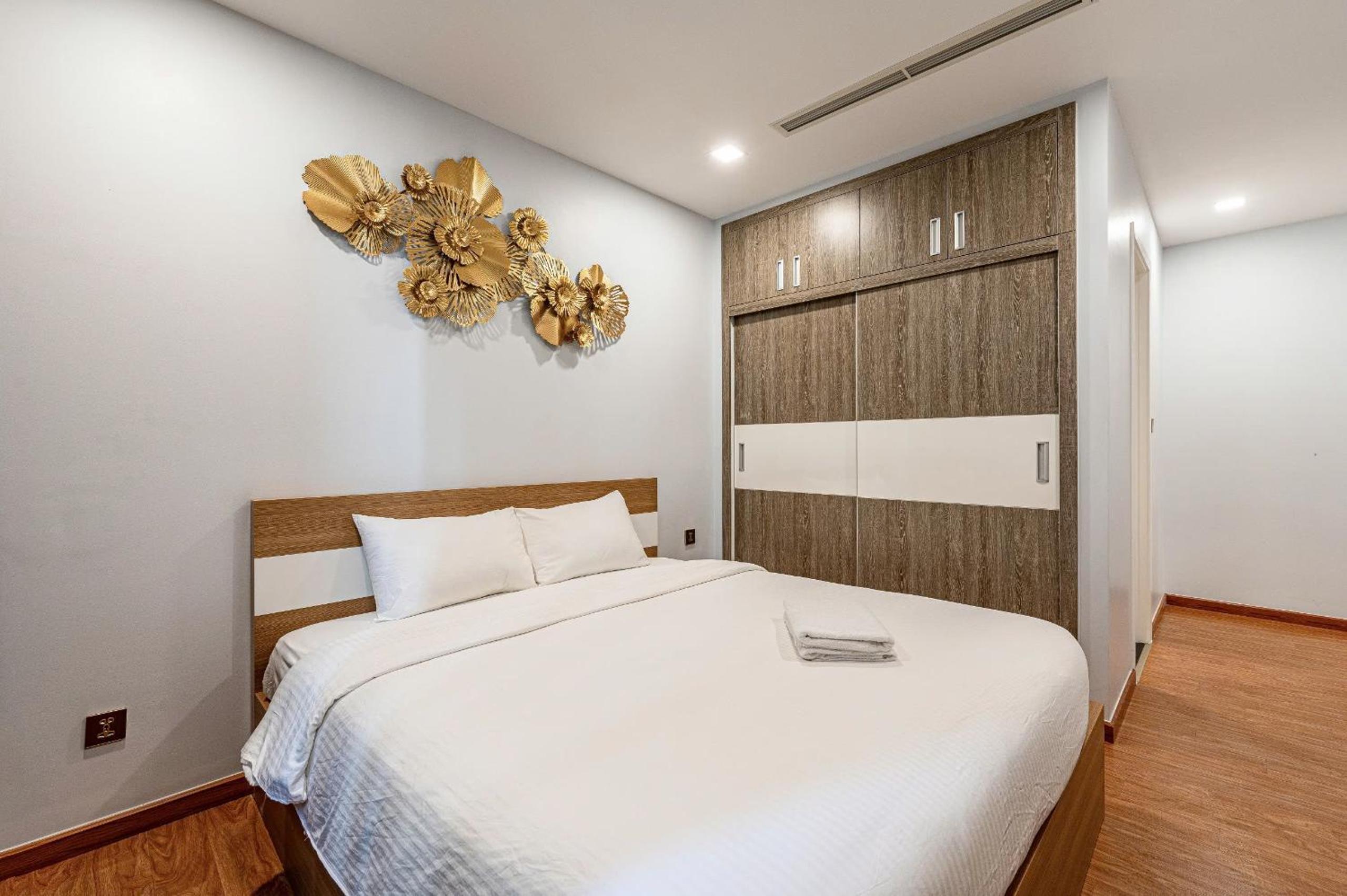 Vinhomes Landmark Luxury Apartment Since 2025