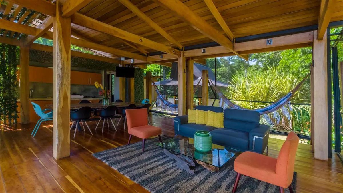 Cahuita Hills