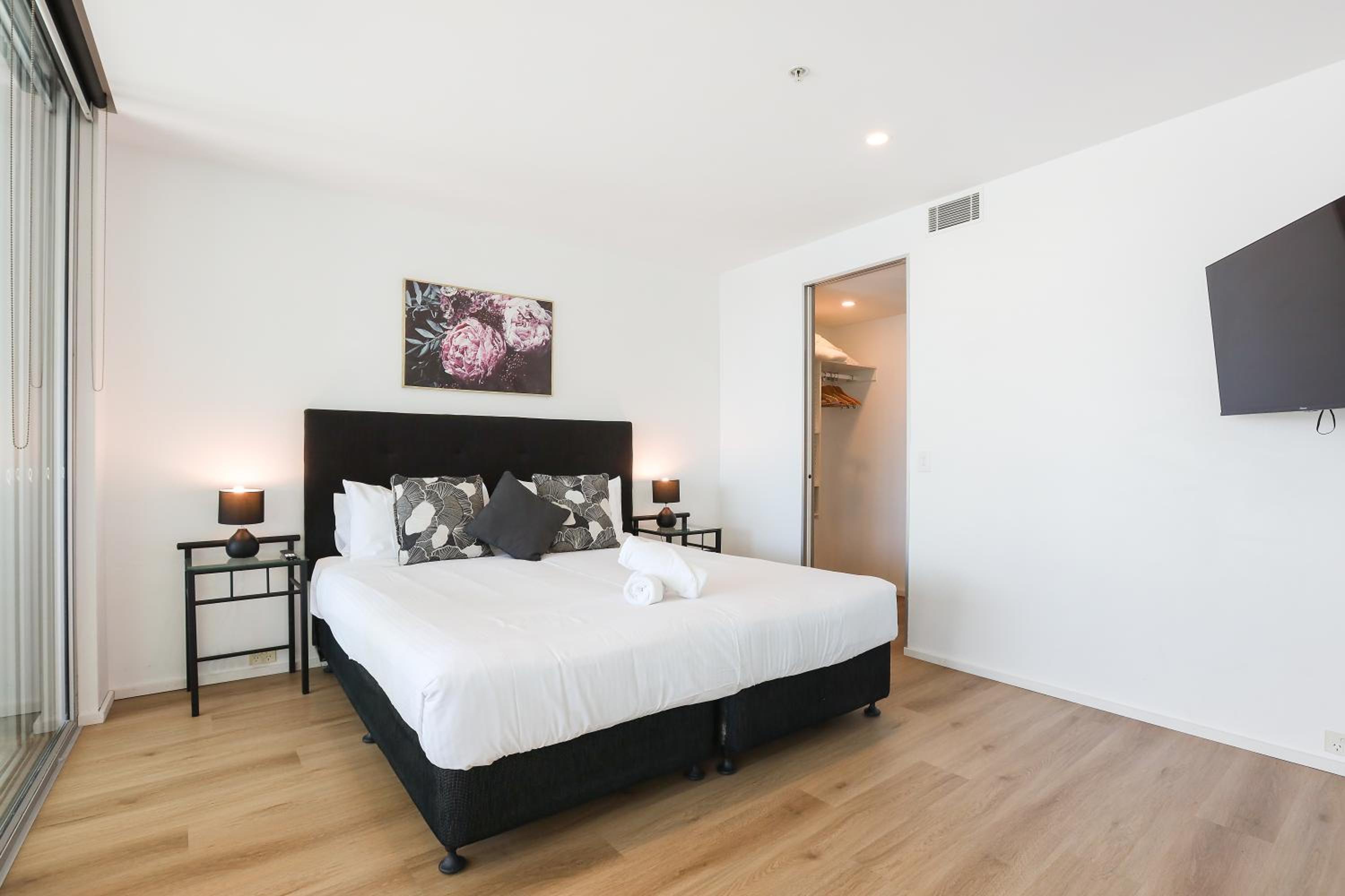 Q Tower Amazing Ocean Views 22nd Level Heated Pools Sleeps 6 - Optimise BNB