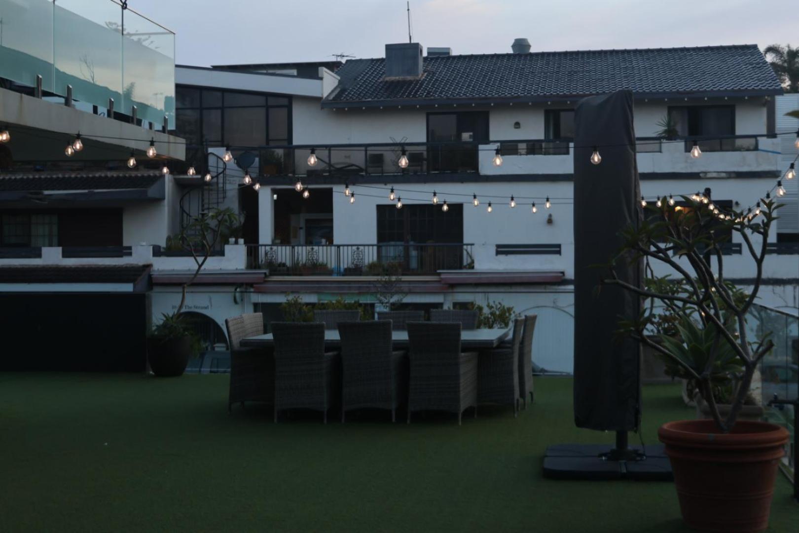 Dee why apartment on the beach with huge balcony