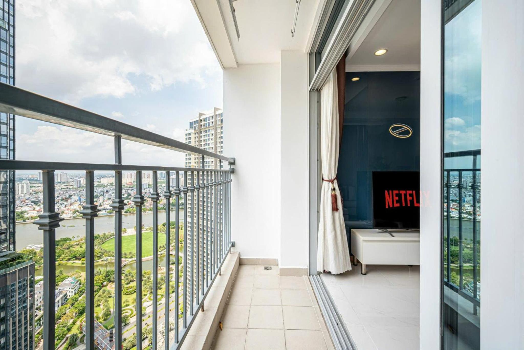 Vinhomes Landmark Luxury Apartment Since 2025