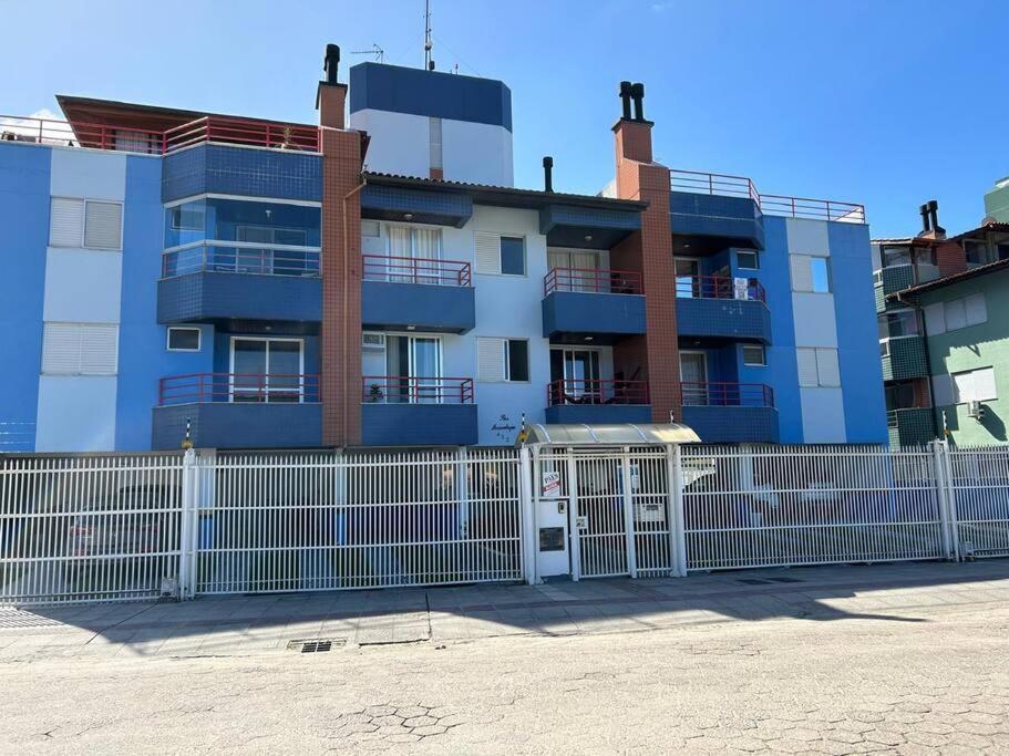Comfortable 2 Bedroom Apartment Near The Beach