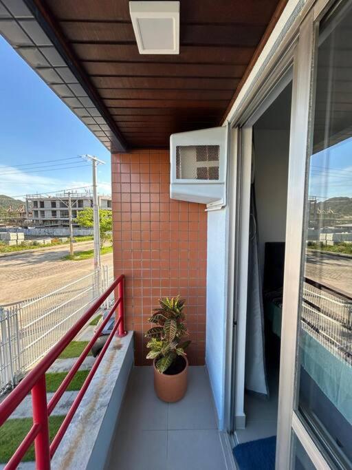 Comfortable 2 Bedroom Apartment Near The Beach