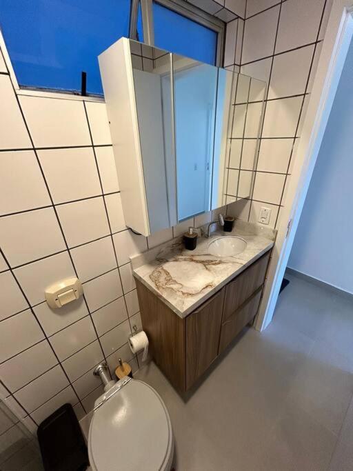 Comfortable 2 Bedroom Apartment Near The Beach