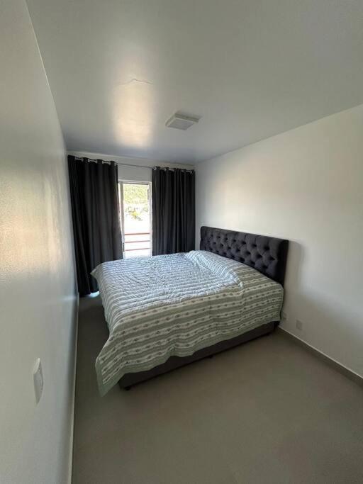 Comfortable 2 Bedroom Apartment Near The Beach