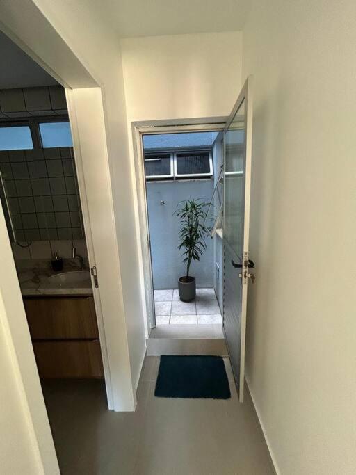 Comfortable 2 Bedroom Apartment Near The Beach