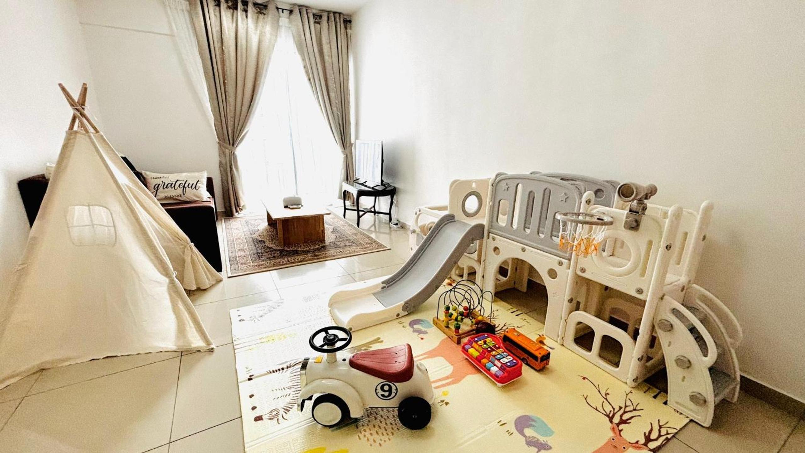 I-City 2 Bedroom, Indoor Playground, 6 Bed #A1101 photo 1