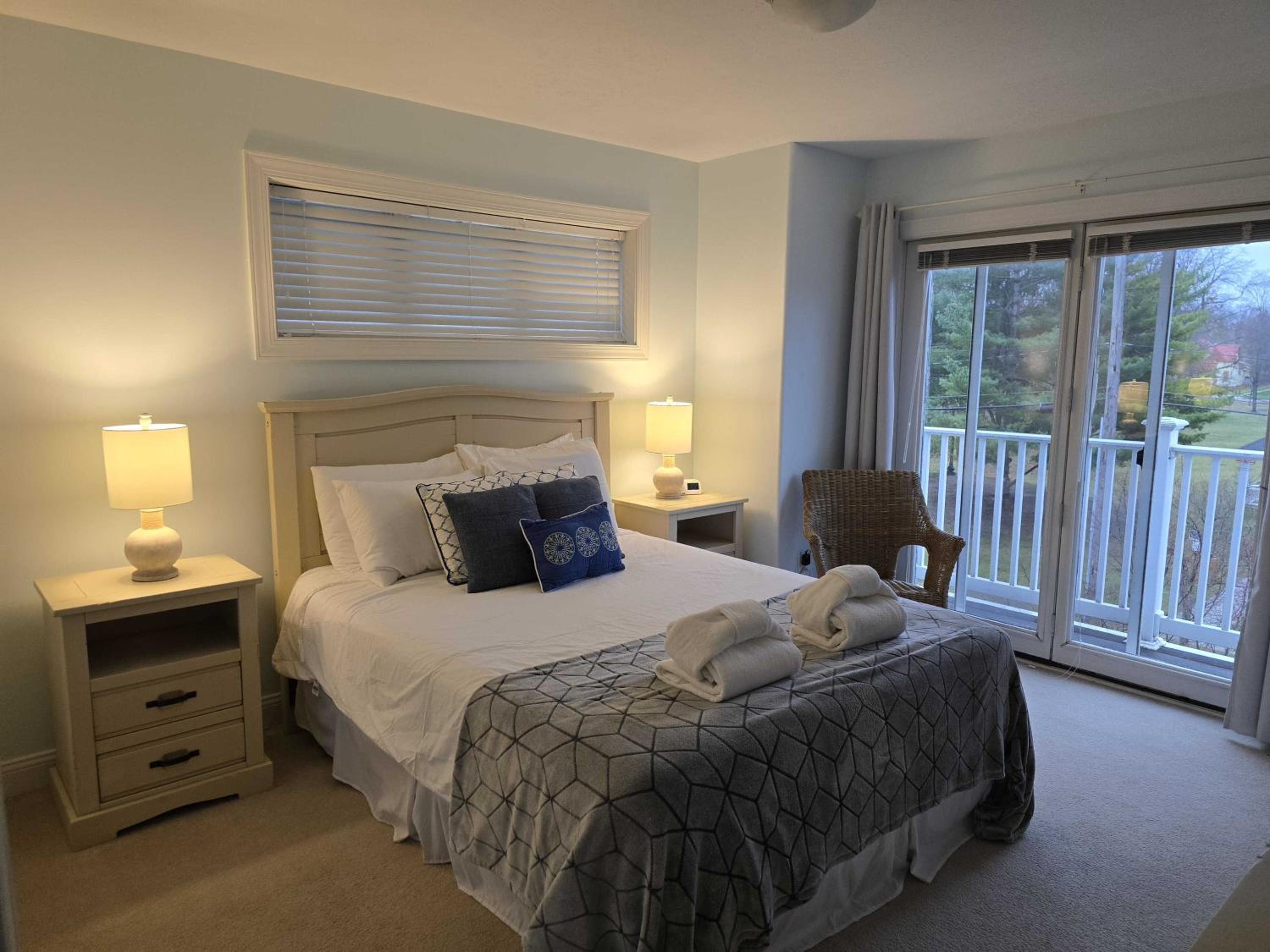 Downtown Oasis by the Bay view 4