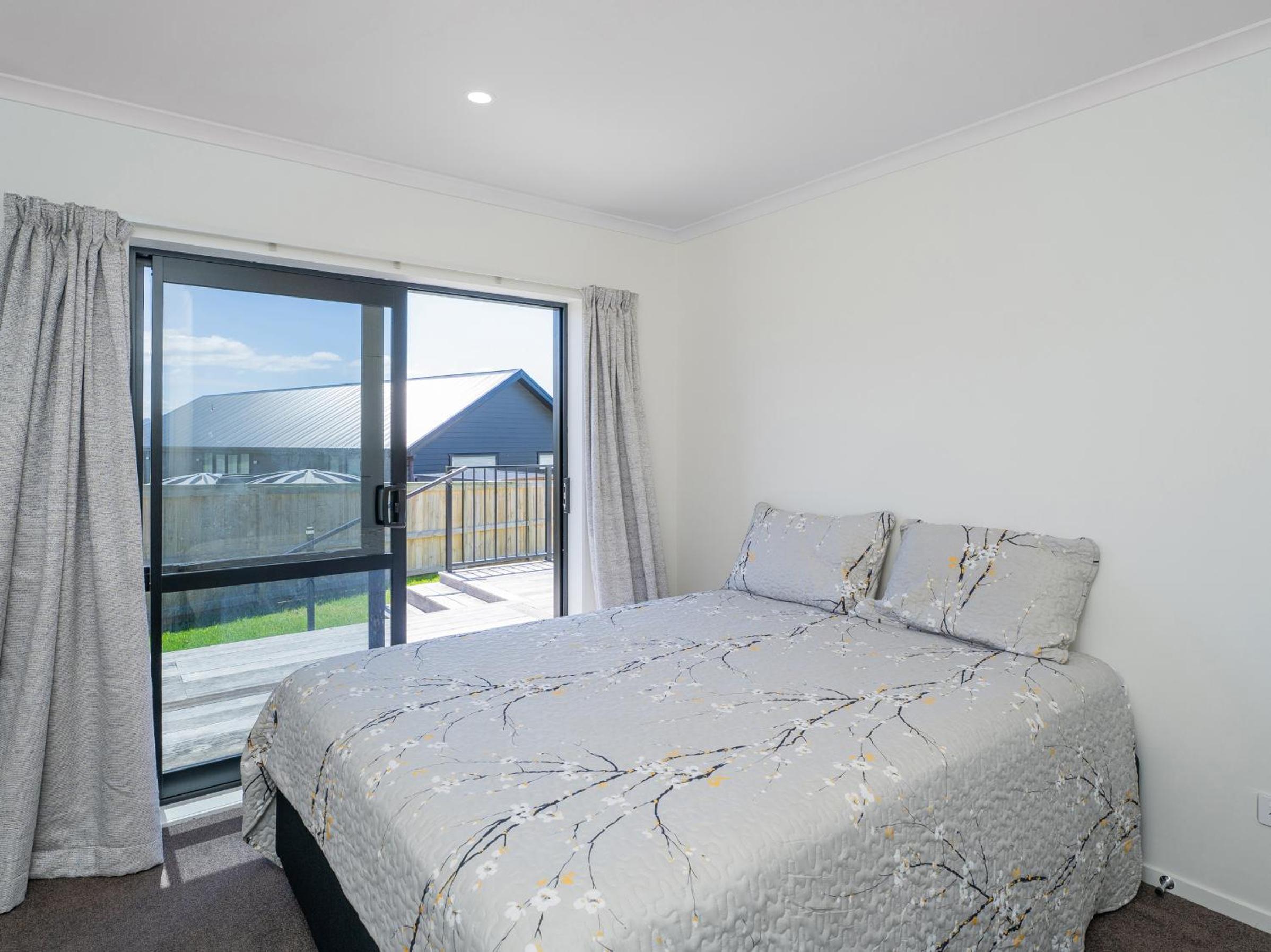Family Casa - Cooks Beach Holiday Home view 4