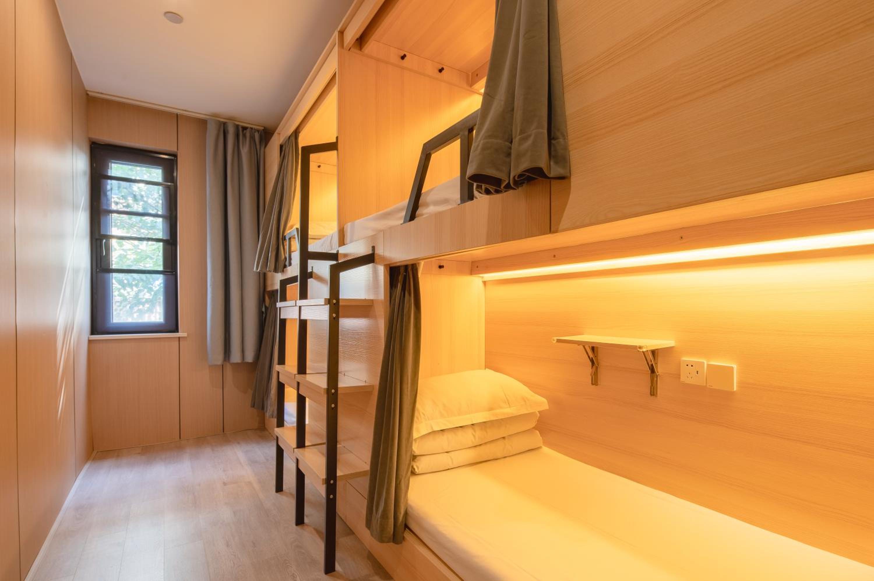 Dayin Youth Hostel - Old Town & People's Square& Rail Hub -Social Area -Bar -Café -Gym -Free Laundry Luggage Storage -24H Front Desk -English Service