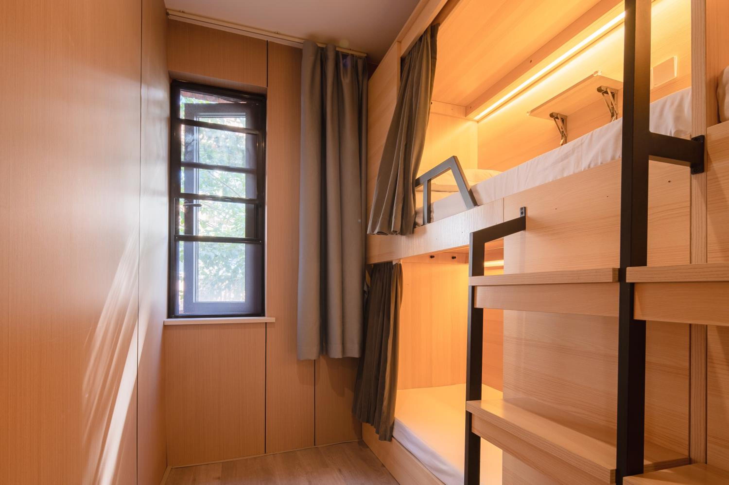 Dayin Youth Hostel - Old Town & People's Square& Rail Hub -Social Area -Bar -Café -Gym -Free Laundry Luggage Storage -24H Front Desk -English Service