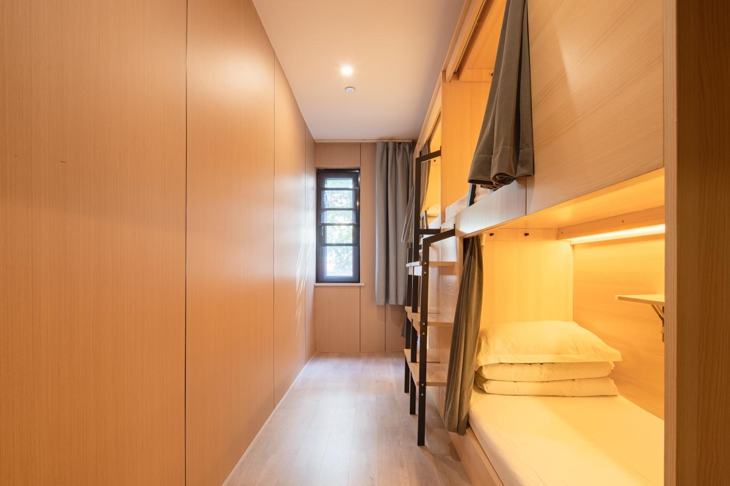 Dayin Youth Hostel - Old Town & People's Square& Rail Hub -Social Area -Bar -Café -Gym -Free Laundry Luggage Storage -24H Front Desk -English Service