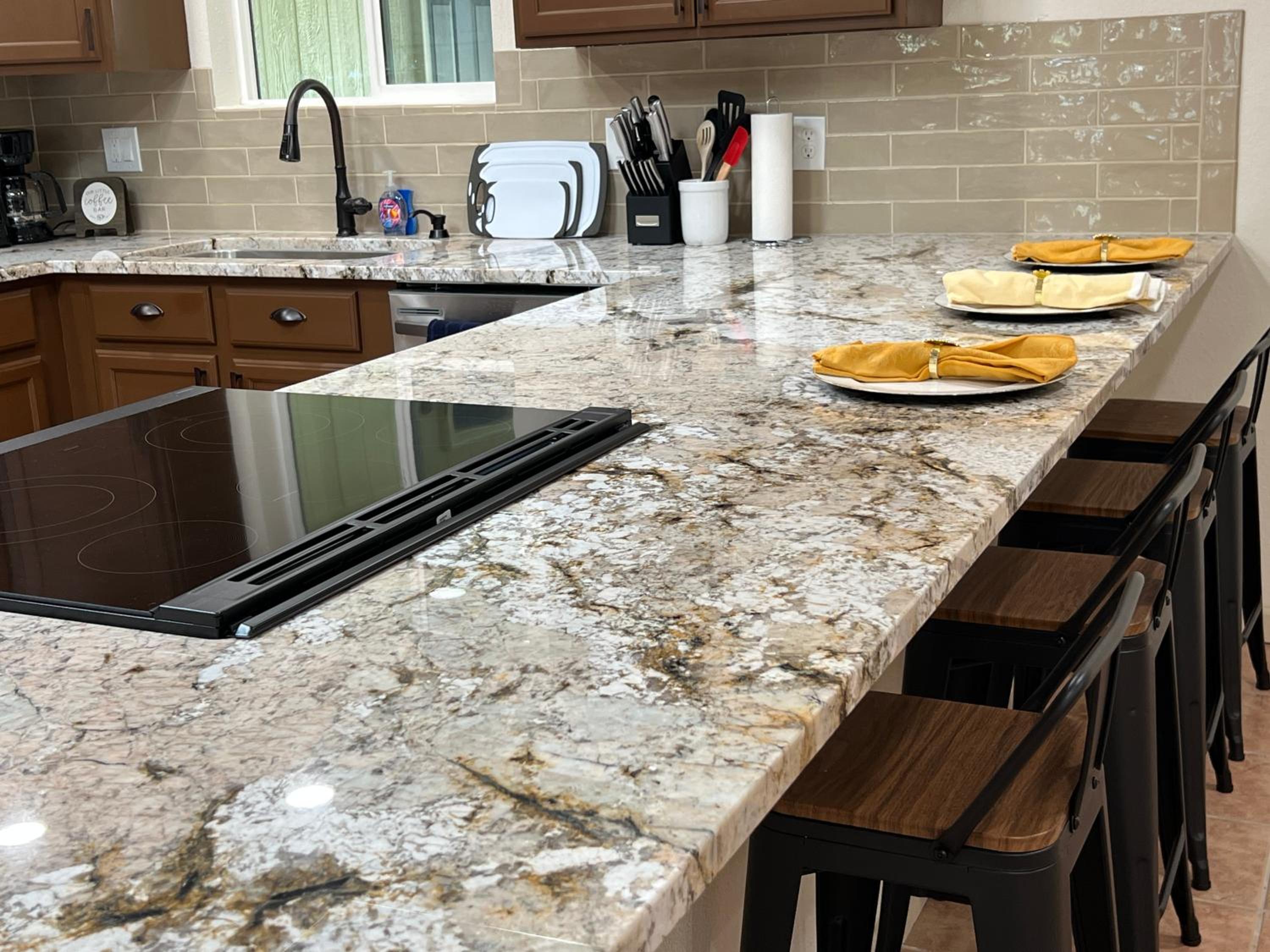 l NEW l 5BR 3BTH Large, Modern, Private Home l Central LOC view 4