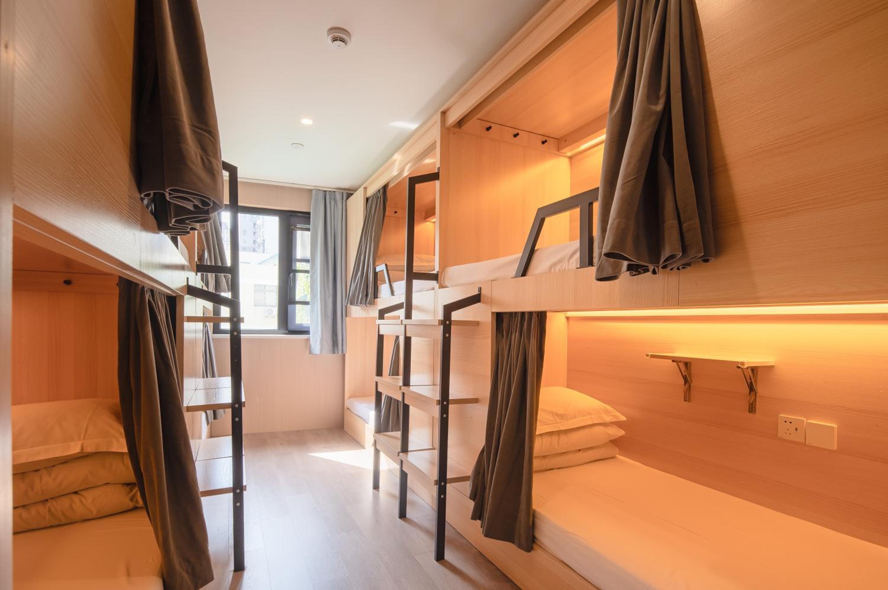 Dayin Youth Hostel - Old Town & People's Square& Rail Hub -Social Area -Bar -Café -Gym -Free Laundry Luggage Storage -24H Front Desk -English Service