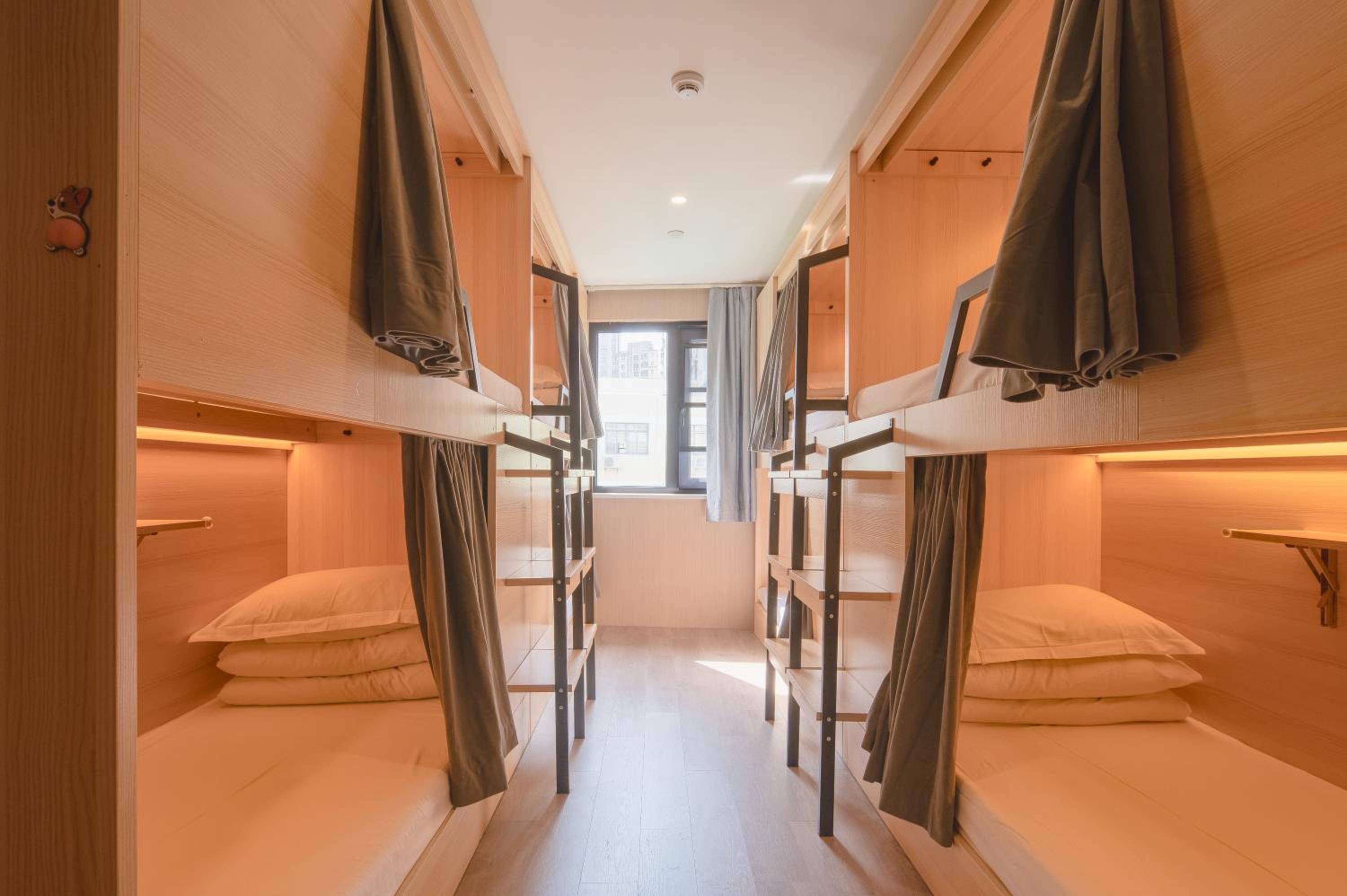 Dayin Youth Hostel - Old Town & People's Square& Rail Hub -Social Area -Bar -Café -Gym -Free Laundry Luggage Storage -24H Front Desk -English Service