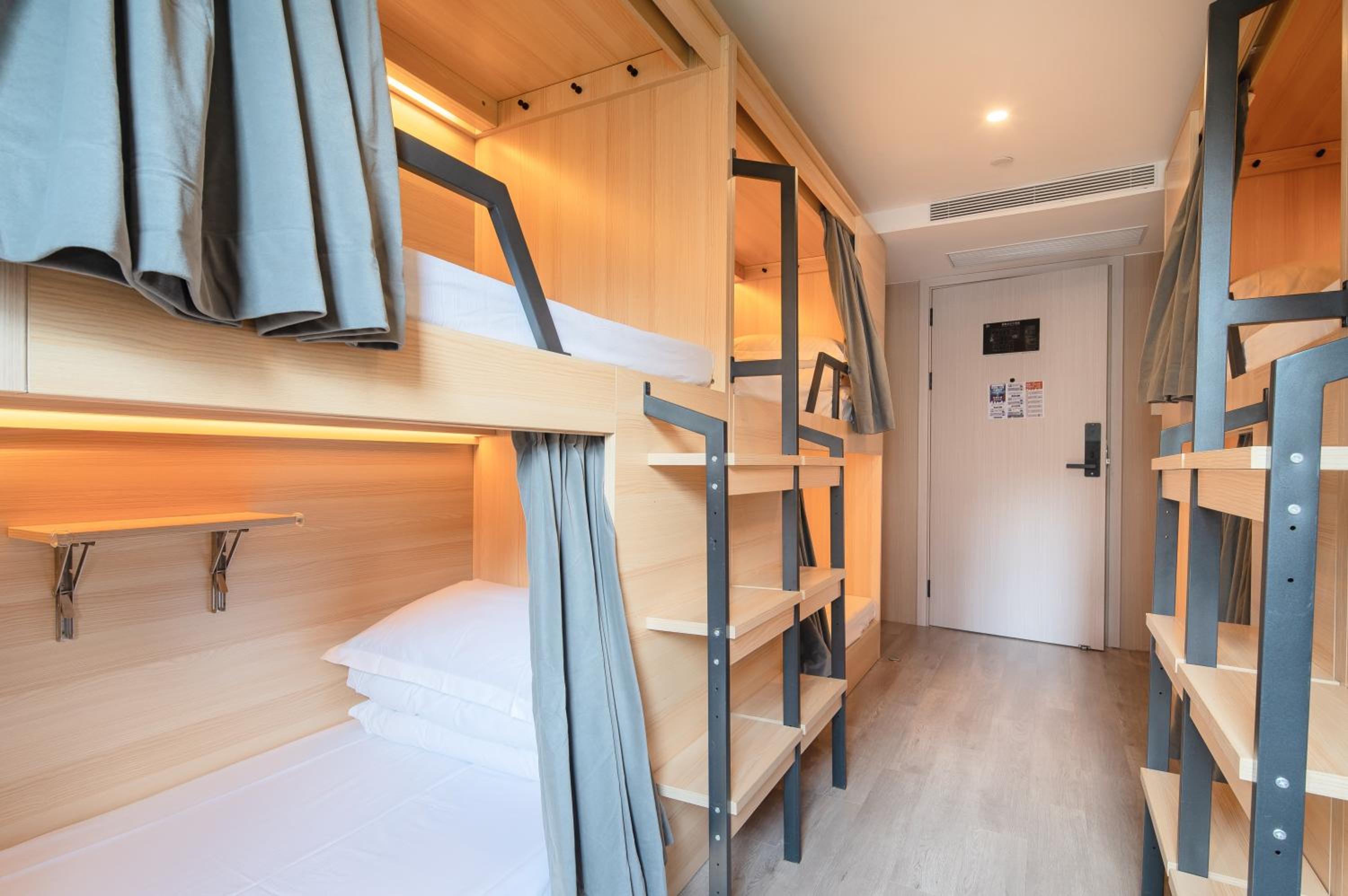 Dayin Youth Hostel - Old Town & People's Square& Rail Hub -Social Area -Bar -Café -Gym -Free Laundry Luggage Storage -24H Front Desk -English Service