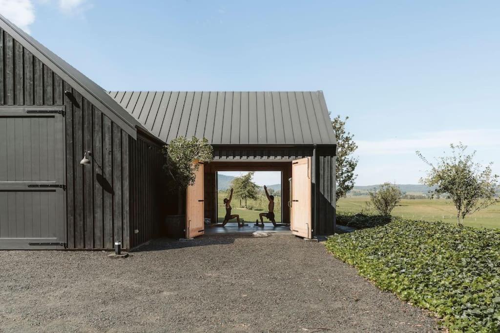 Linnaeus Farm, Berry - by Linnaeus Collection