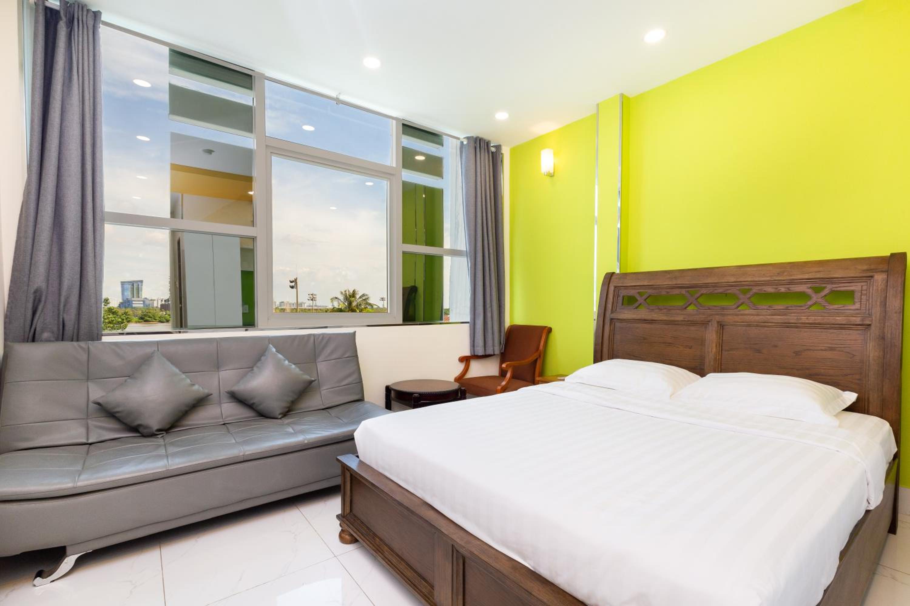Tran Chau Hotel SG - by BAY LUXURY