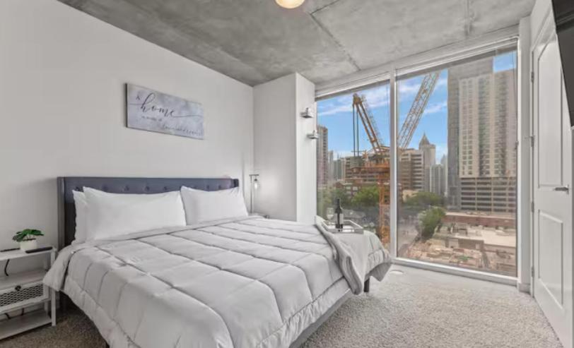 Atlanta Midtown High-Rise Condo With King Bed Free Parking and Balcony With View view 2
