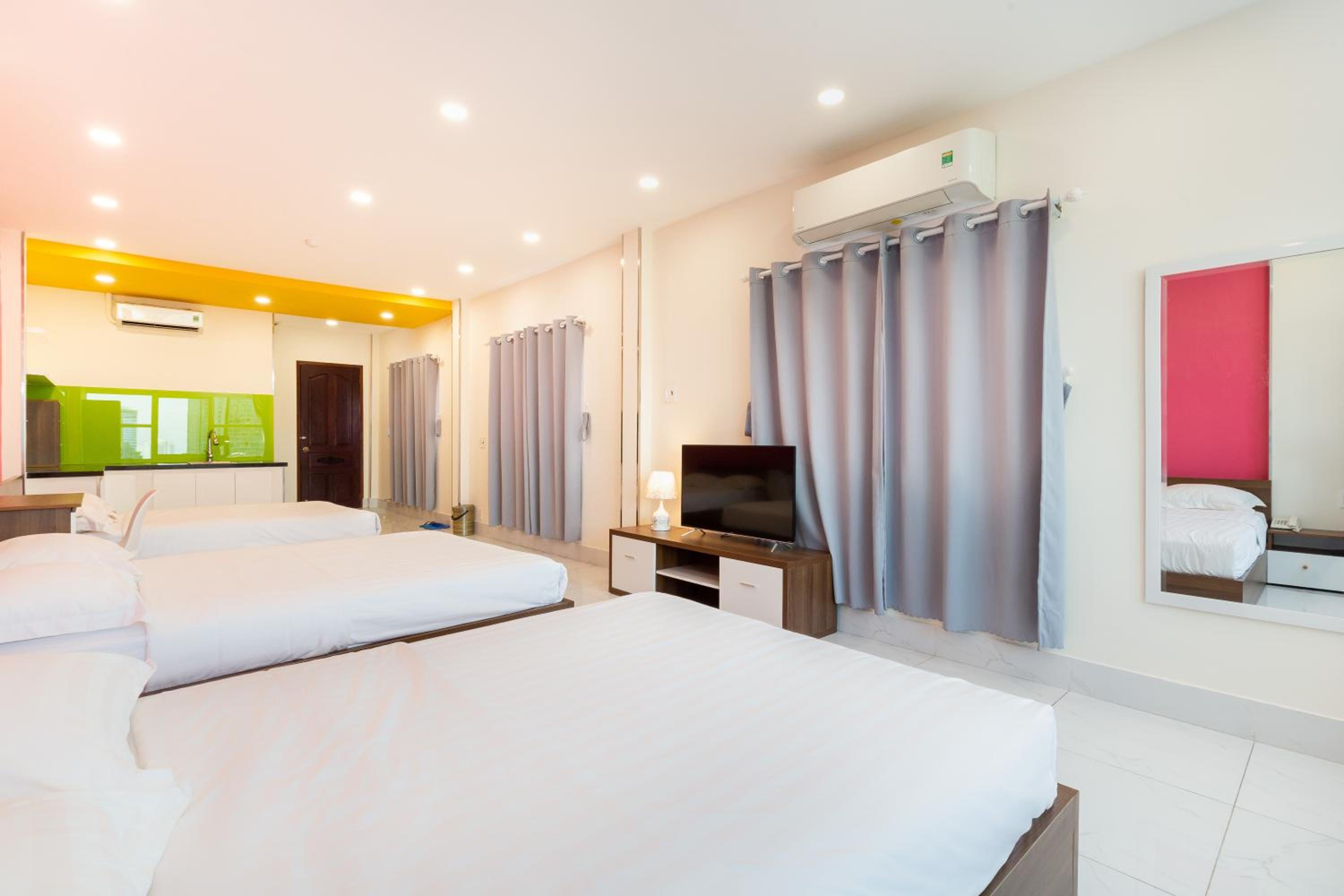 Tran Chau Hotel SG - by BAY LUXURY
