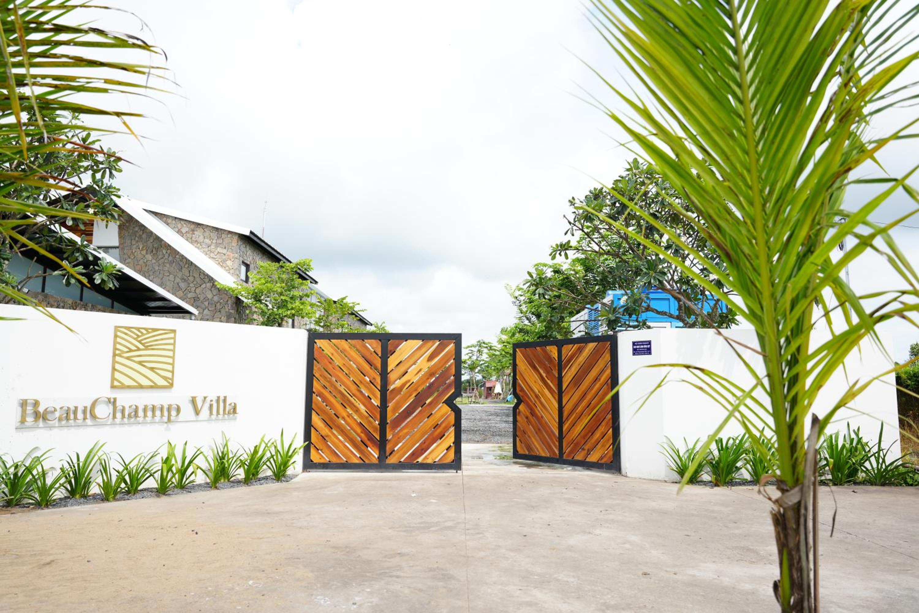 BEAUCHAMP VILLA