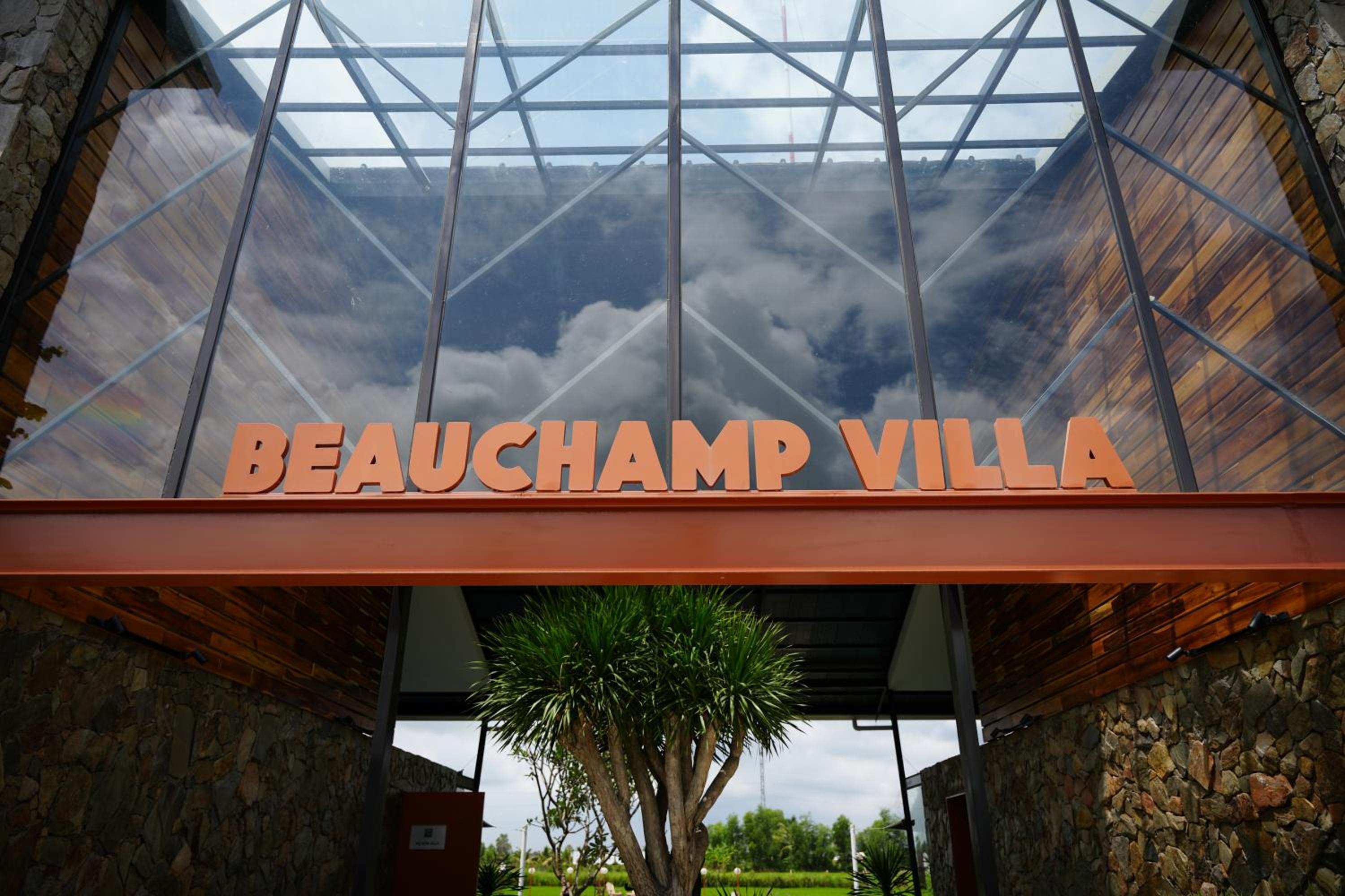 BEAUCHAMP VILLA
