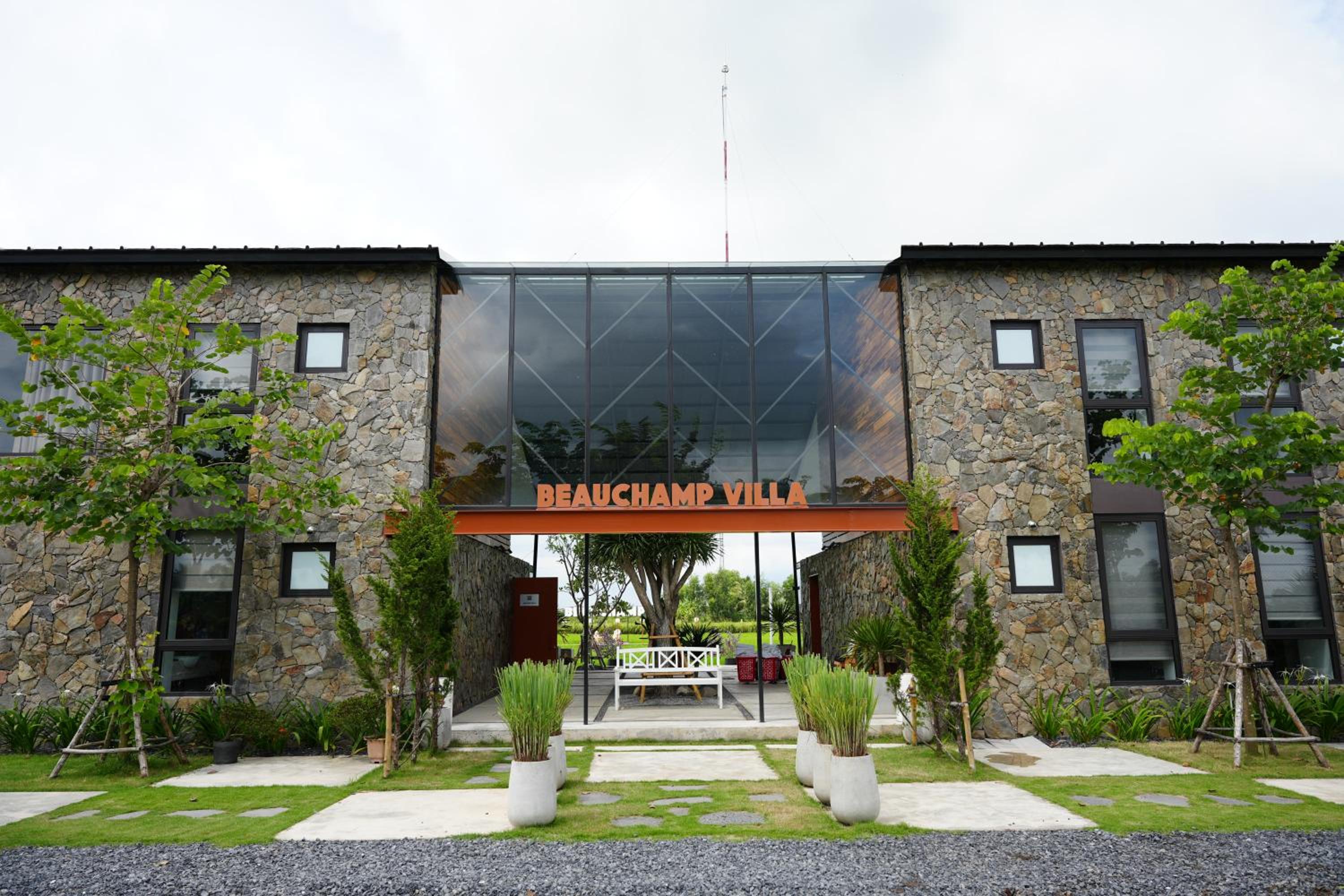 BEAUCHAMP VILLA