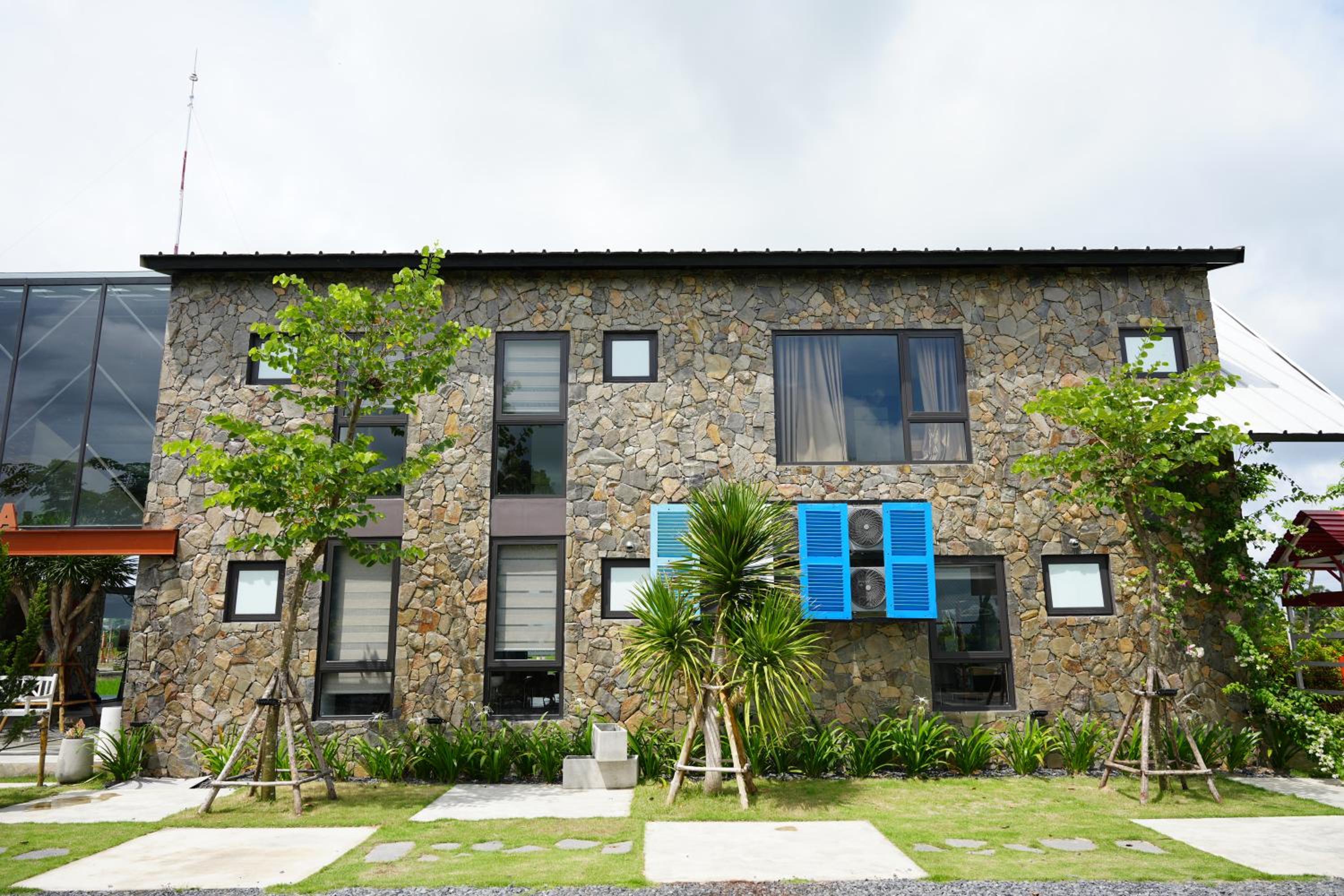BEAUCHAMP VILLA