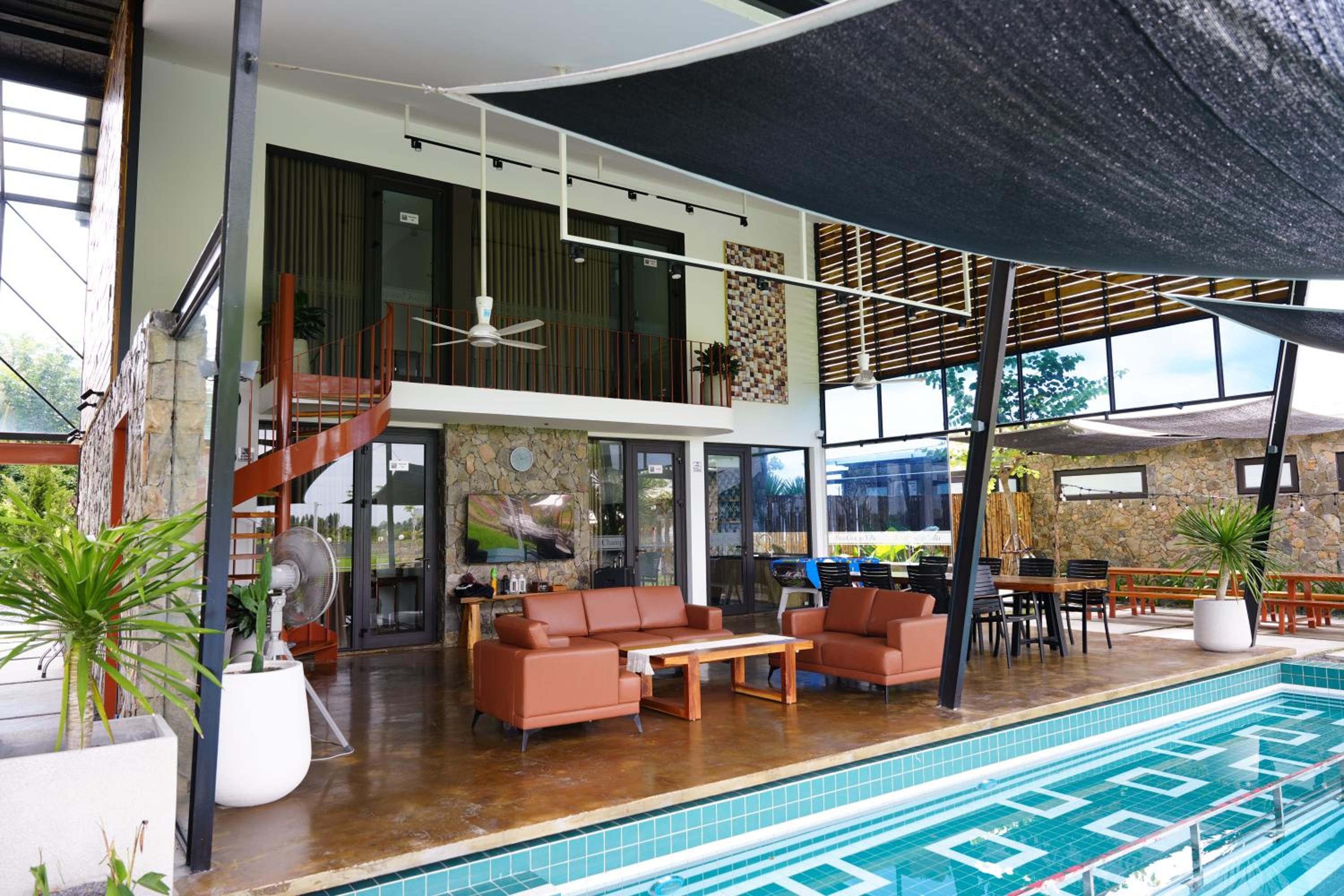 BEAUCHAMP VILLA