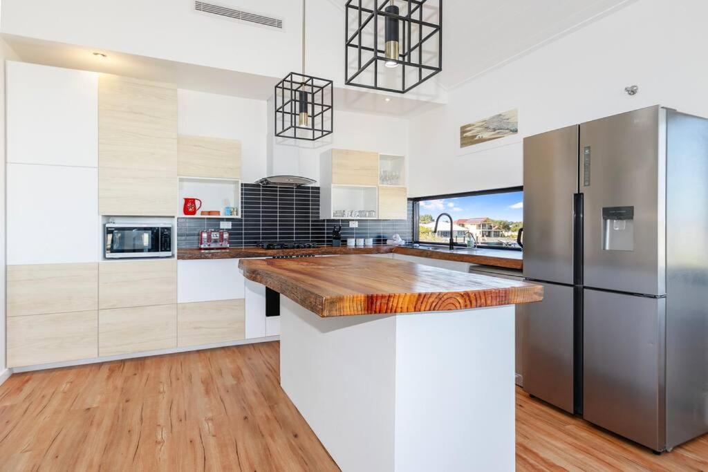 Two-Storey with Marina Views