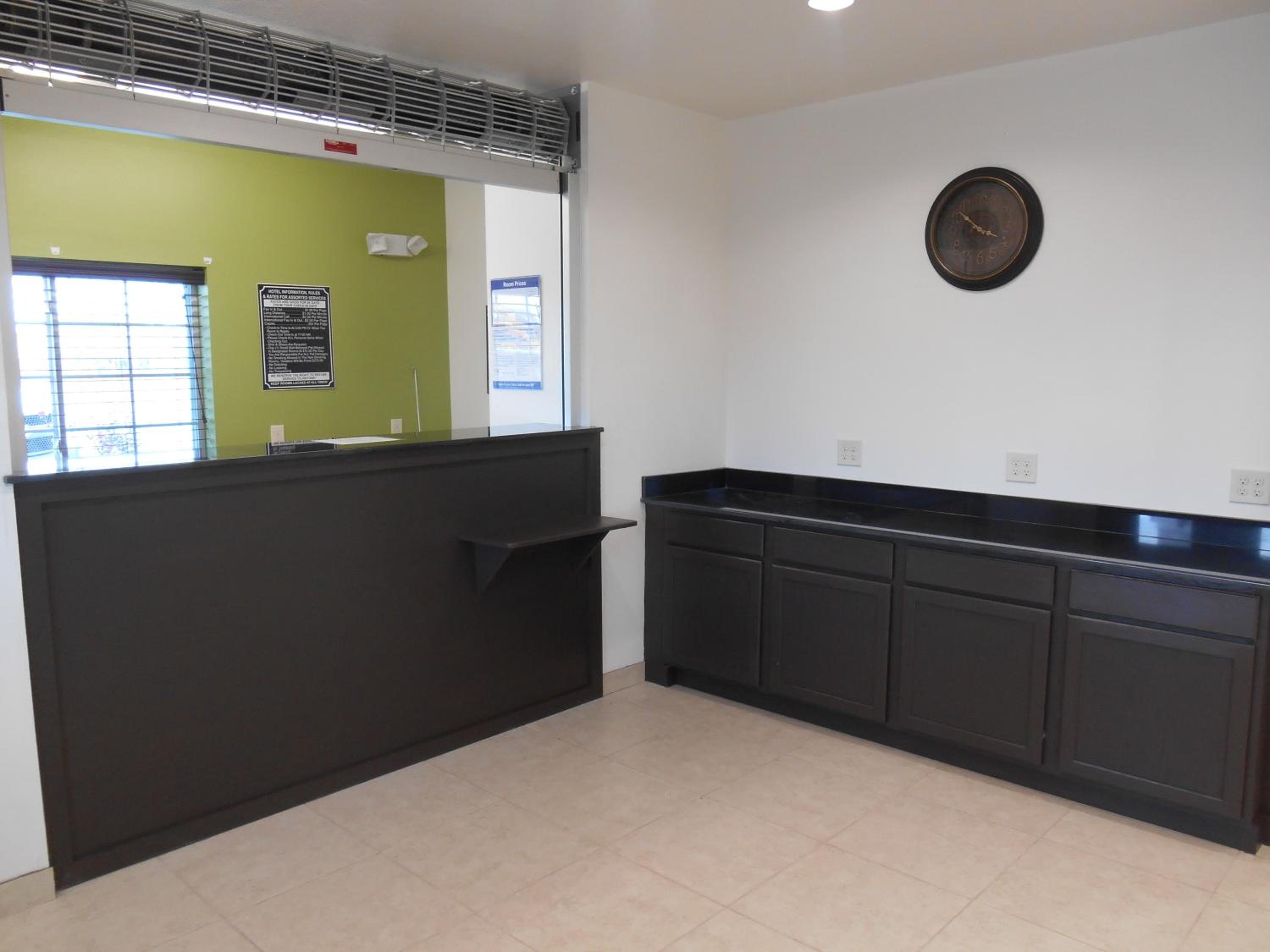 Super 8 by Wyndham Kenedy - Property Image 13