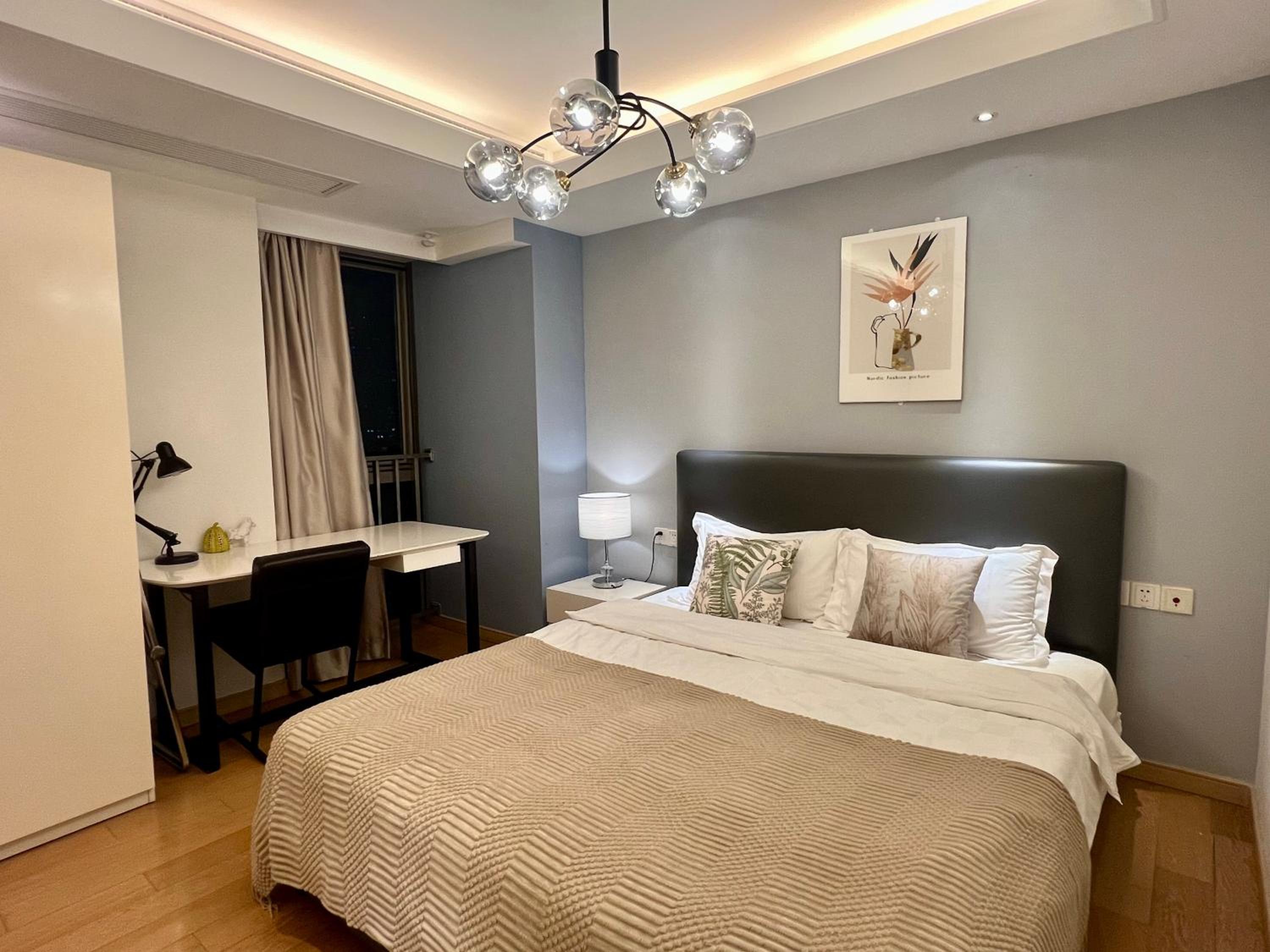 Shanghai Lerongju Boutique Apartment Metro Line 8 20meter