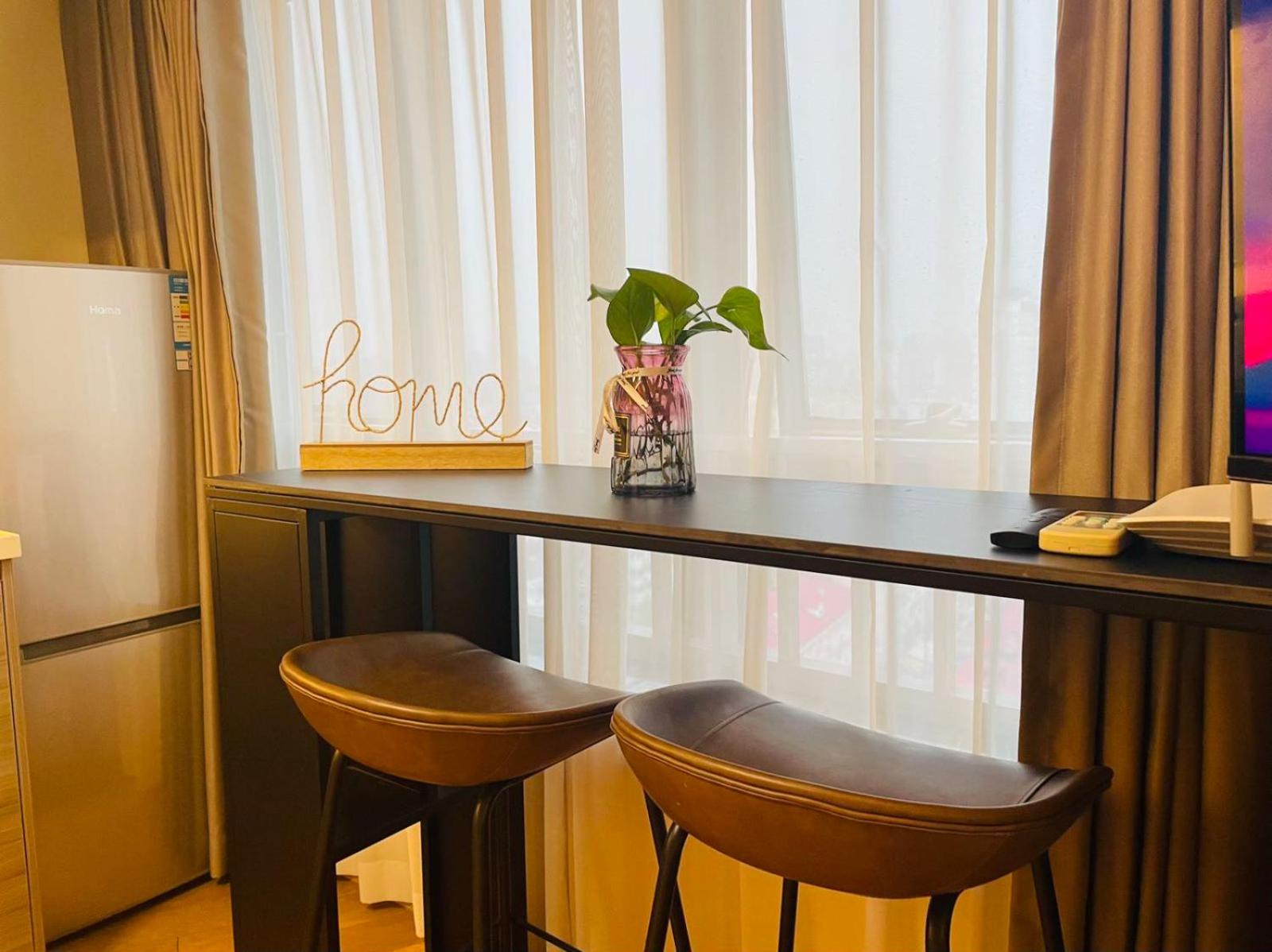 Shanghai Lerongju Boutique Apartment Metro Line 8 20meter
