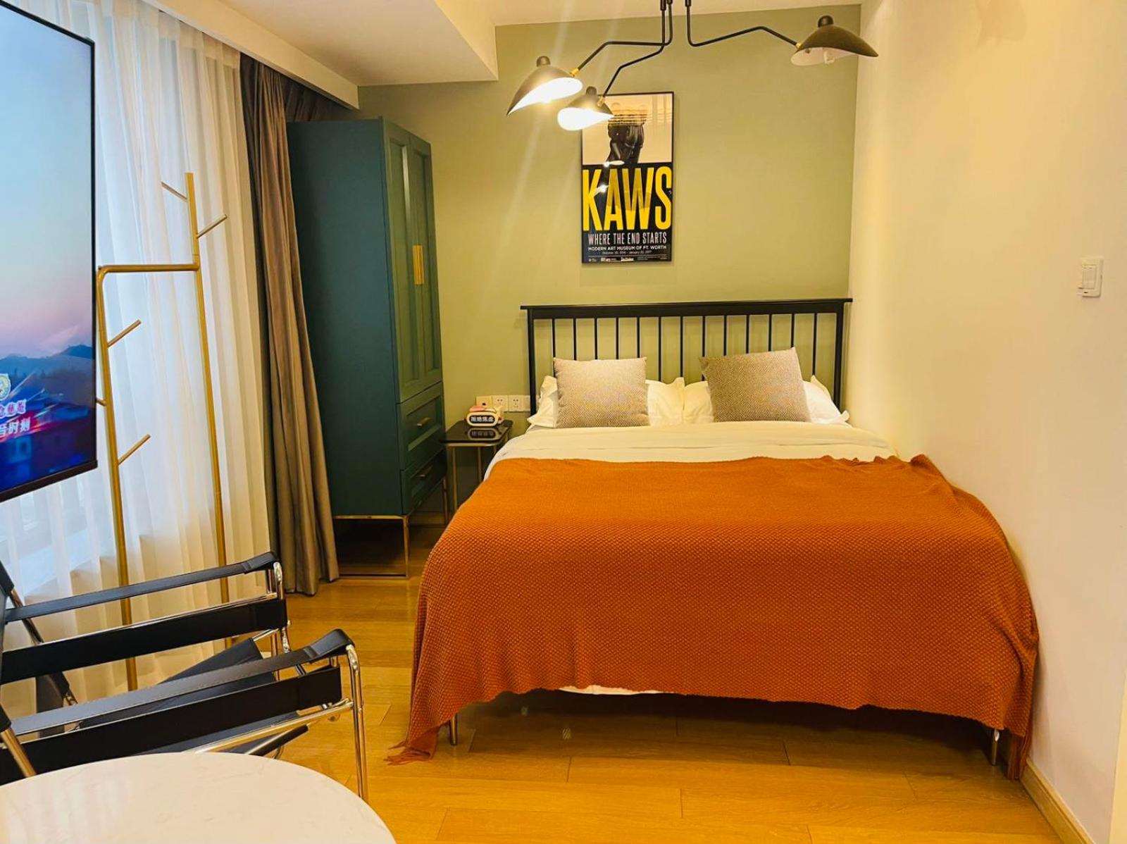 Shanghai Lerongju Boutique Apartment Metro Line 8 20meter