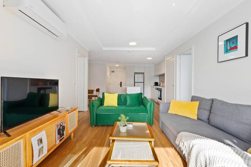A Wabi-Sabi Style Apartment at City