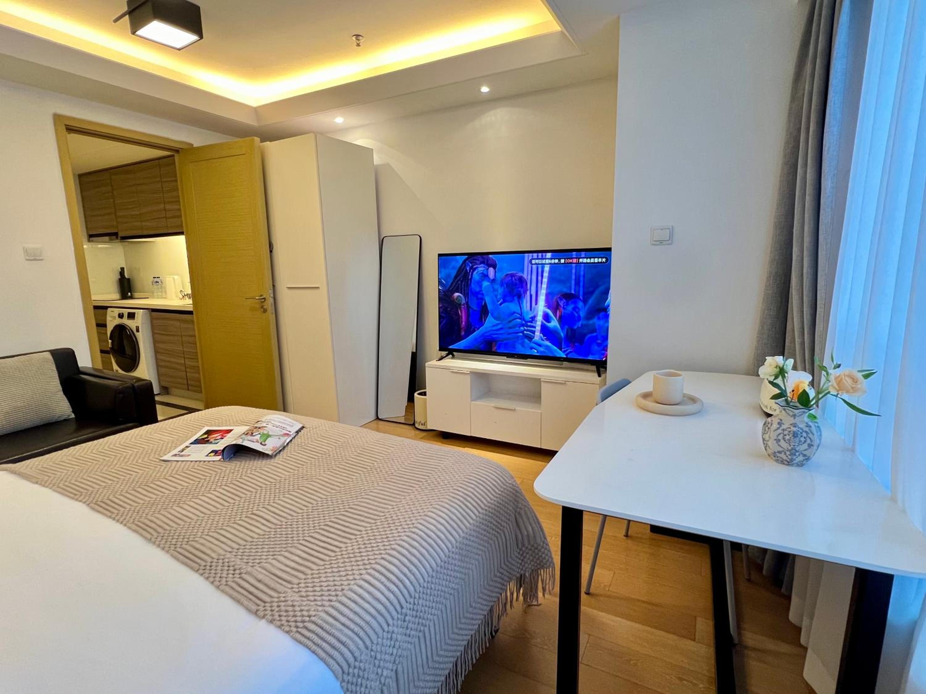 Shanghai Lerongju Boutique Apartment Metro Line 8 20meter