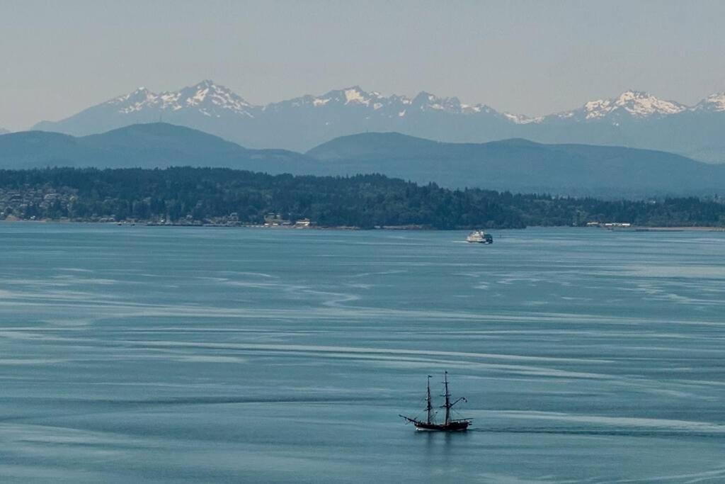 Quintessential Seattle Water Views w HotTub view 2