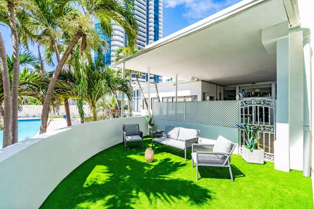 Ventur Loft 2-Story Beachfront Scenic Views view 4