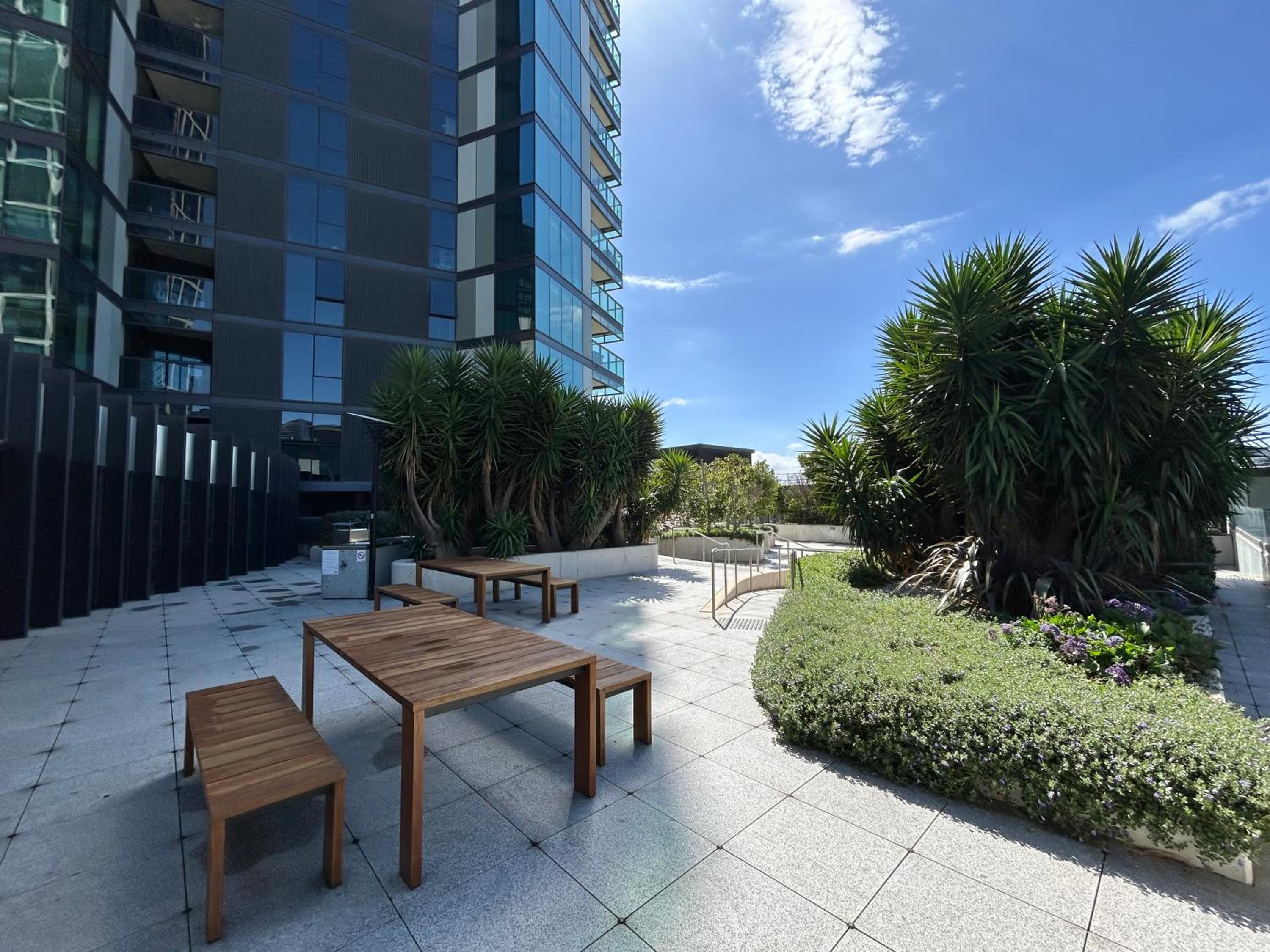 Immaculate 1BR apt in Docklands Pool Free Parking