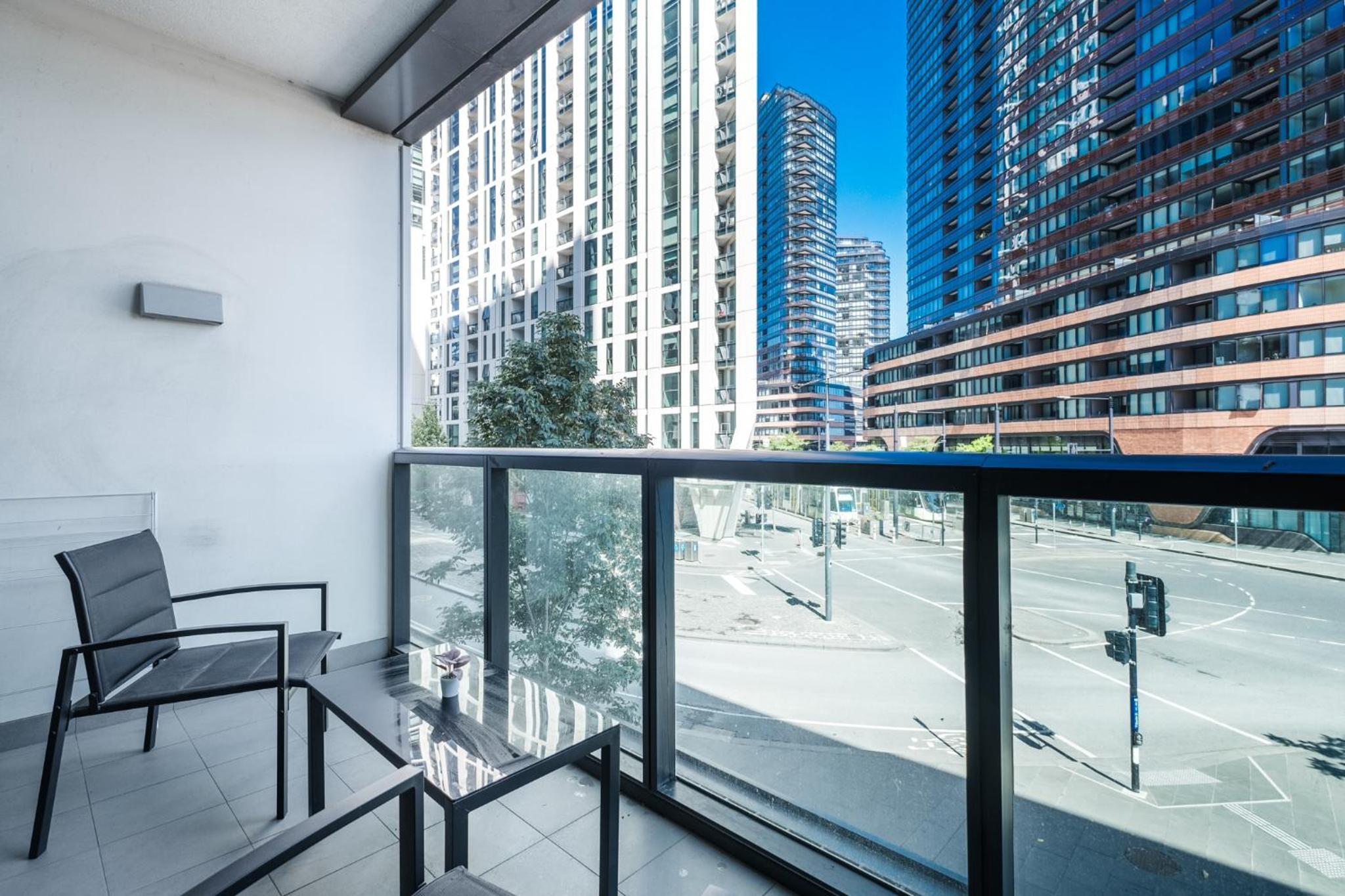 Immaculate 1BR apt in Docklands Pool Free Parking