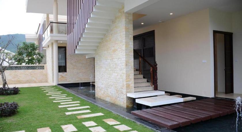 Diamond Bay Golf and Villas