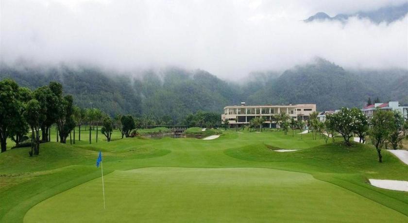 Diamond Bay Golf and Villas