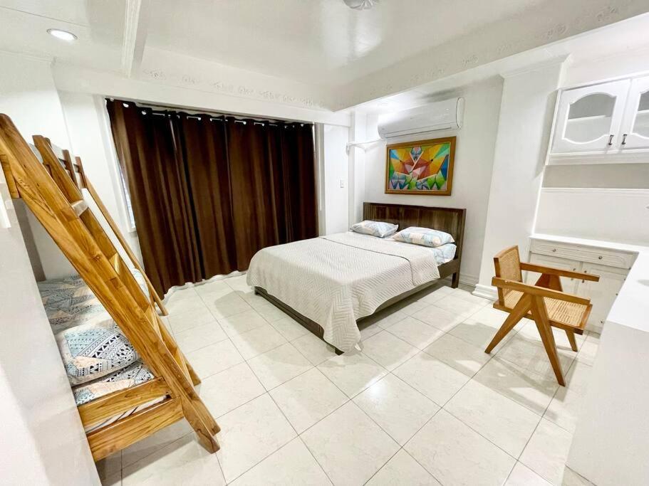 SPACIOUS Prime Location with FREE Parking view 2
